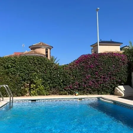 Inviting 4-bed In * Orihuela