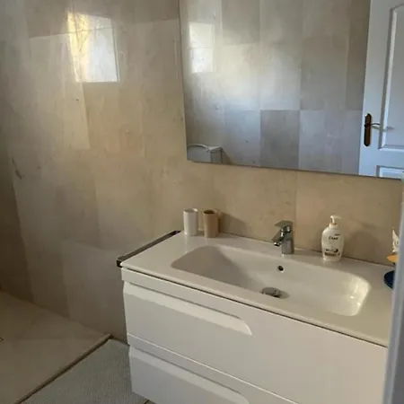 Inviting 4-bed In Orihuela