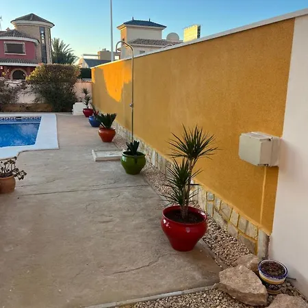 Villa Inviting 4-bed In