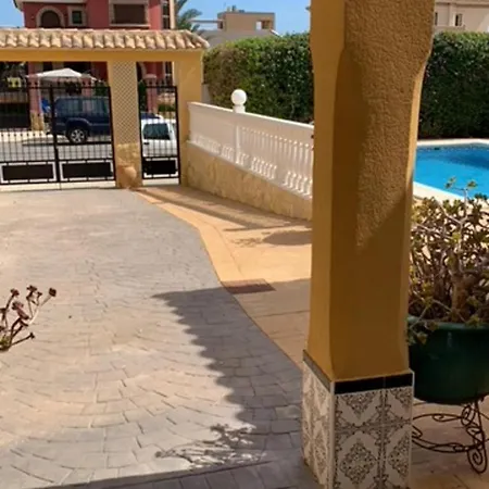 Inviting 4-bed In Villa Orihuela